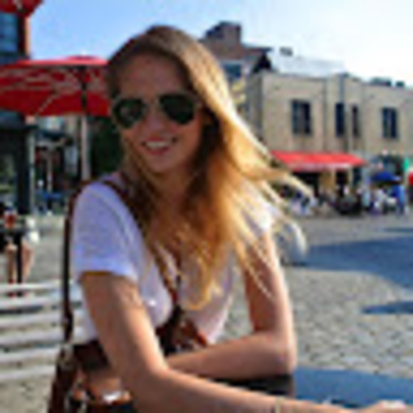 Meet your Posher, Alexis - Picture 1 of 1